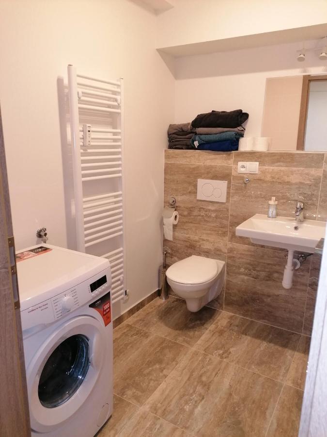 Brand New Studio Apartment #21 With Free Secure Parking In The Center Prag Exterior foto