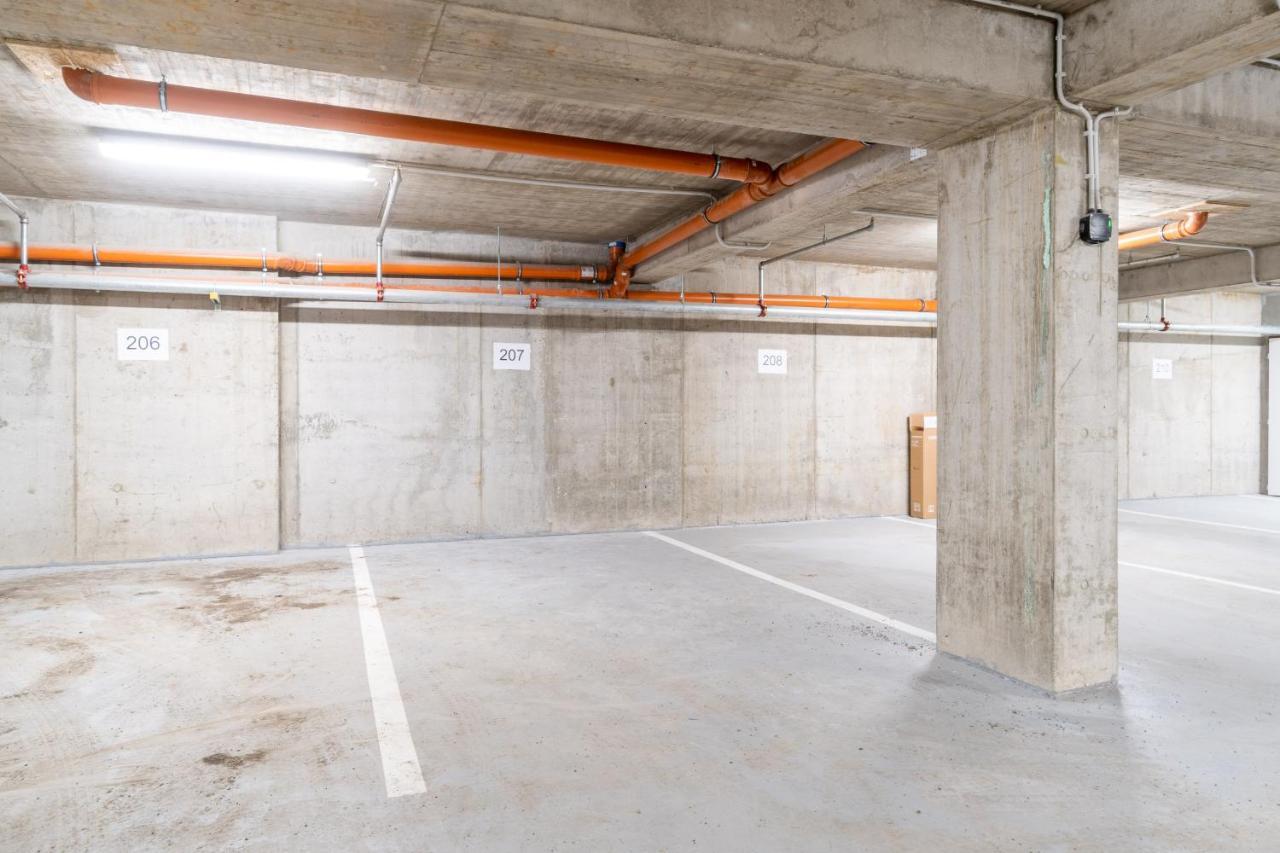 Brand New Studio Apartment #21 With Free Secure Parking In The Center Prag Exterior foto